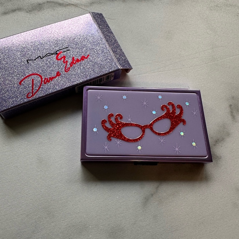 MAC X Dame Edna eyeshadow trio in Royal Tour